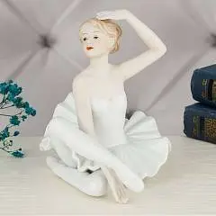 Фигурка Балерина, 13*12*9 см фарфор, фото №1