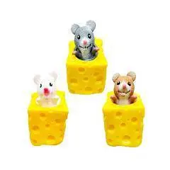 Игрушка мялка Pop-Up Squirrel Мышонок в сыре 5см, фото №1