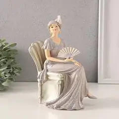 Статуэтка Мадмуазель Элиза в сиреневом платье с веером в кресле, фото №1