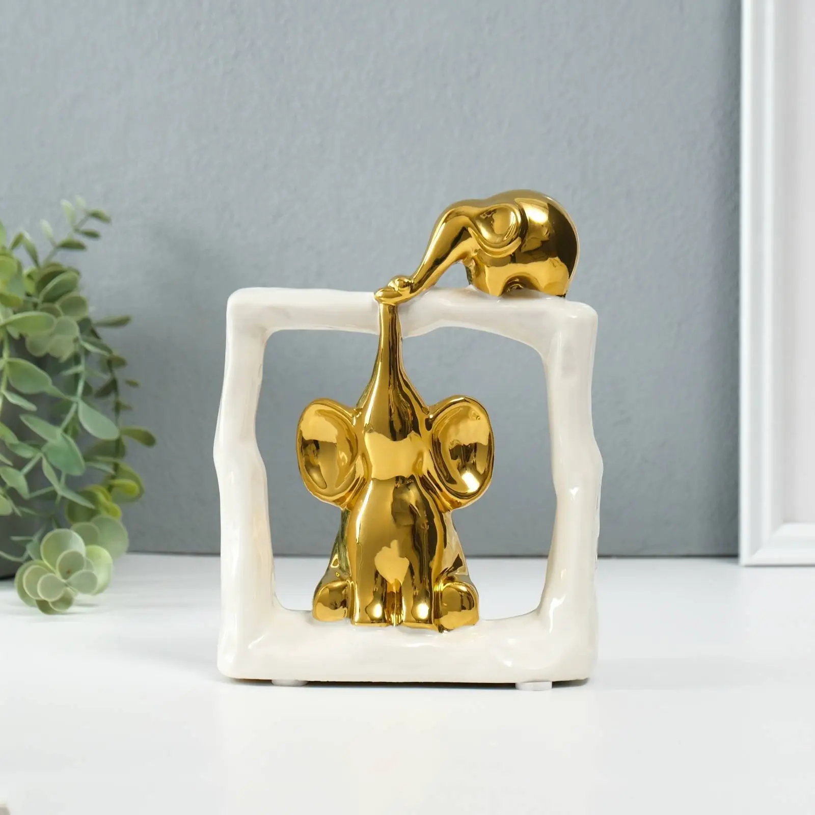 Фигурка керамика «Слонята - поддержка. Квадрат» бел/зол 6х13.5х1, фото №1