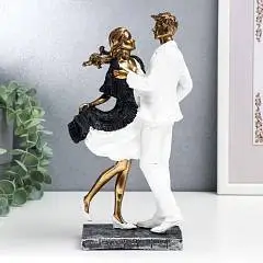 Фигурка Влюблённые в белой одежде с палантином полистоун, фото №1