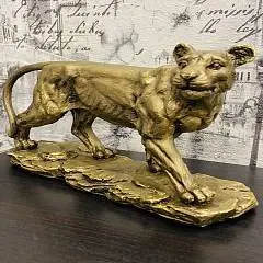 Фигура Львица идет по камню Н-17см,L-30см,В-12см бронза, фото №1