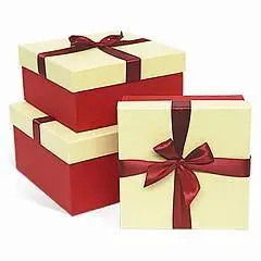 Коробка подар"Слоновая кость/красная" бант квадрат 190x190x90 3, фото №1